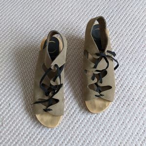 No. 6 Light Olive Lace-up Clogs